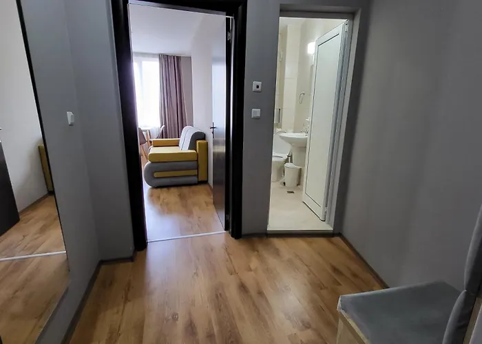 アパート Marina Bay Apartmant ポモリエ